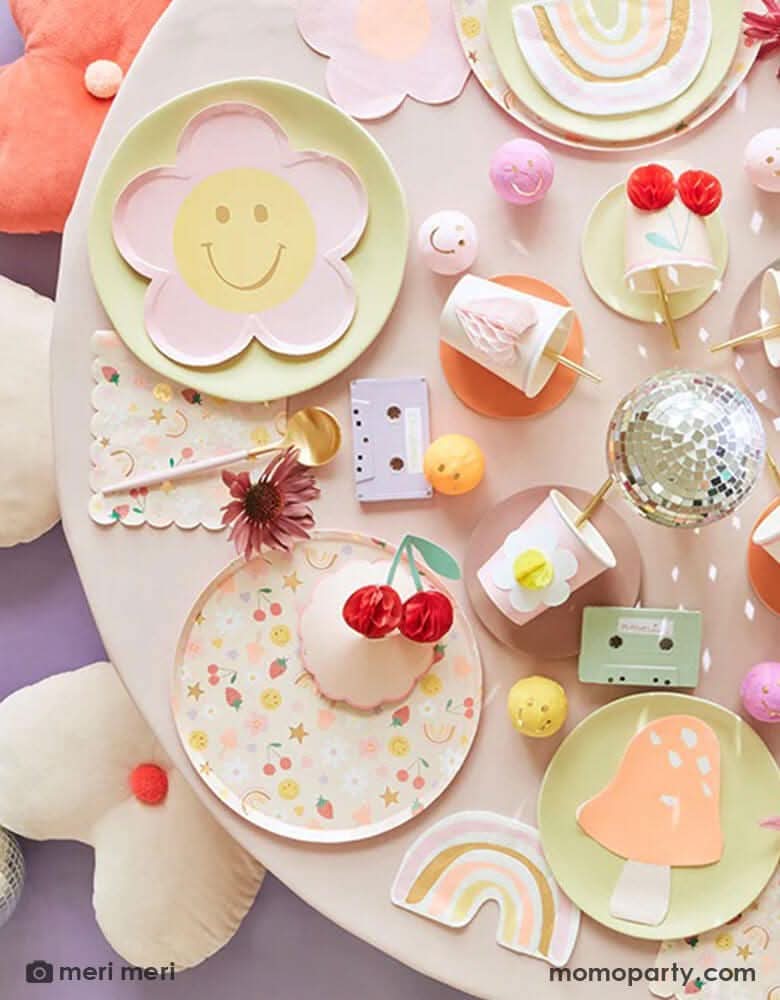 Happy Face Icons Dinner Plates – 10.5