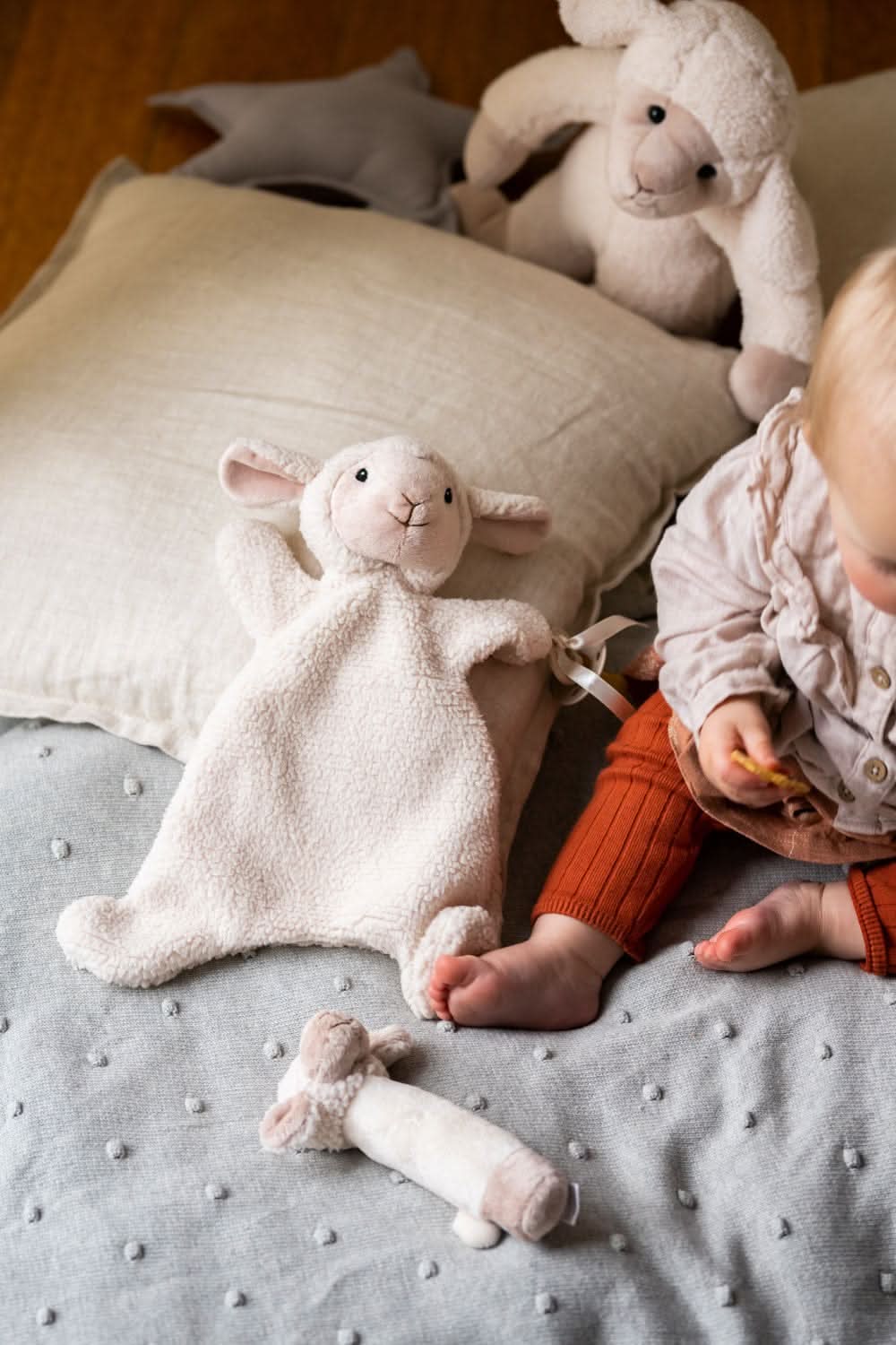 Nana Huchy - Sophie The Sheep - Waydiy